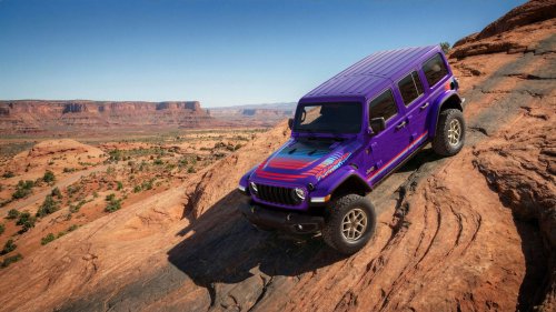 Jeep’s Rad New ‘Rewind’ Package Turns the Clock Back to 1990