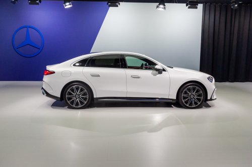Mercedes-Benz, Mercedes-Benz C-Class, Electric 2027 Mercedes-Benz C-Class Debuts With Nearly 400 Miles of Range and a Massive Fullscreen Dashboard