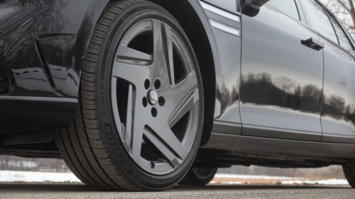 2026 Genesis G90 Review: An Old-School Luxury Sedan in All the Right Ways