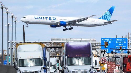 A Boeing 767 Darn Near Landed on a Tractor Trailer Full of Bread. Everybody’s OK.