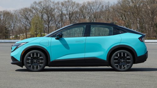 The New Mitsubishi Eclipse Is Actually a Nissan Leaf Underneath