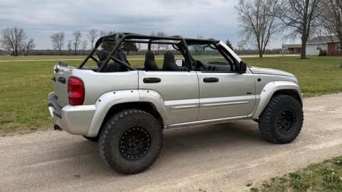 Pursue Life and Happiness With This Chopped-Top Jeep Liberty for Beater Car Money