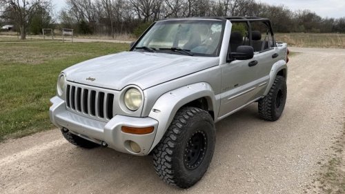 Pursue Life and Happiness With This Chopped-Top Jeep Liberty for Beater Car Money