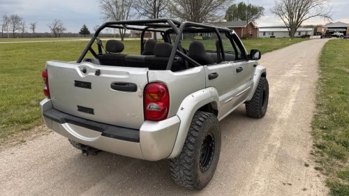 Pursue Life and Happiness With This Chopped-Top Jeep Liberty for Beater Car Money