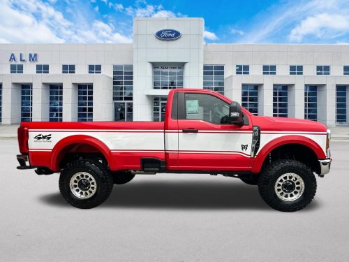 This Ford Dealer Knows How to Sell Trucks: Make Them Look Old
