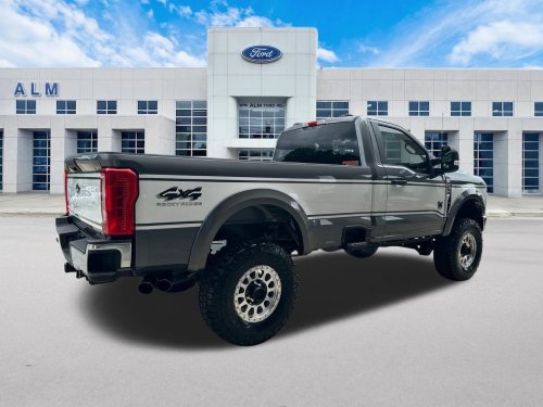 This Ford Dealer Knows How to Sell Trucks: Make Them Look Old