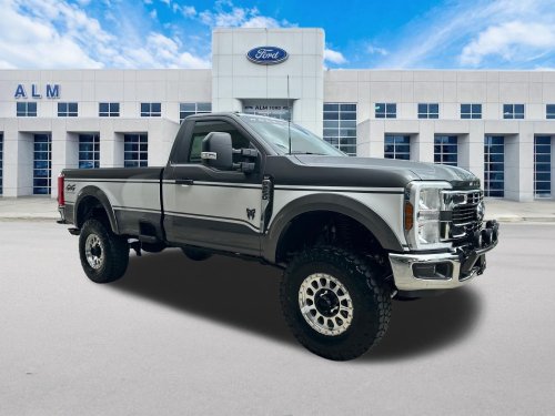 This Ford Dealer Knows How to Sell Trucks: Make Them Look Old