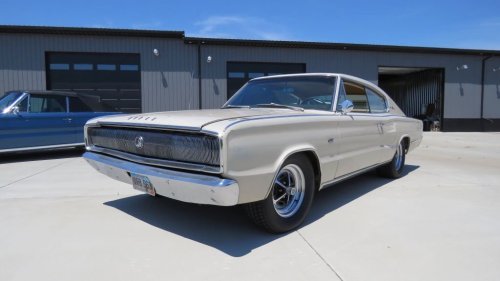 As Far As the Eye Can See: Vintage Truck Collection With More Than 300 Rigs Going to Auction