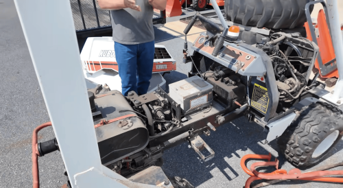 Kubota’s Remote Control Tractor Was an ’80s Flop. This Guy Just Found a Survivor