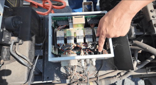 Kubota’s Remote Control Tractor Was an ’80s Flop. This Guy Just Found a Survivor