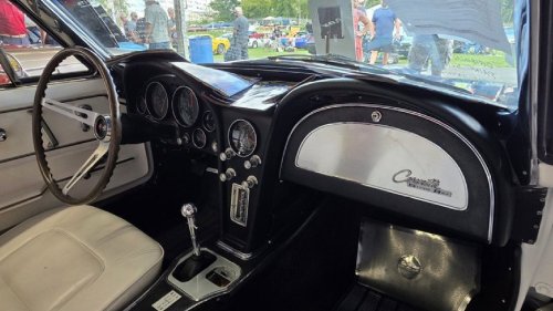 This Groovy and Patriotic ‘Austin Powers’ Corvette Is Up for Grabs