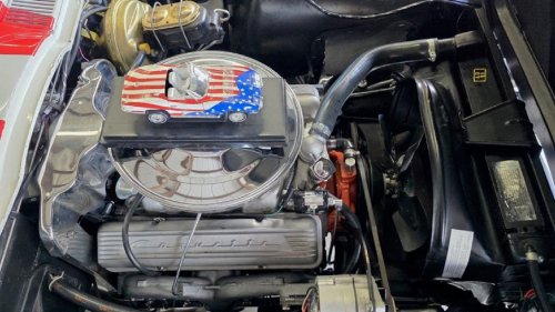 This Groovy and Patriotic ‘Austin Powers’ Corvette Is Up for Grabs
