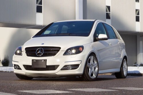 One Time, Mercedes-Benz Mechanics Built a Snarling V8 Hatchback