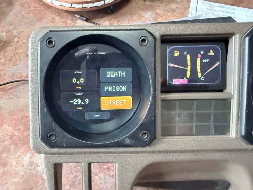 This Is How You Do It: Retrofitting an Old 4×4 With OEM+ Digital Gauges