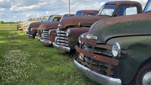 As Far As the Eye Can See: Vintage Truck Collection With More Than 300 Rigs Going to Auction