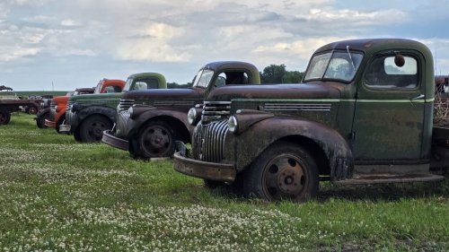 As Far As the Eye Can See: Vintage Truck Collection With More Than 300 Rigs Going to Auction