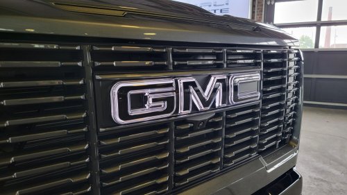 2027 GMC Sierra Denali Ultimate vs AT4X: GM’s Highest-Level Luxury Trucks Got Even Nicer