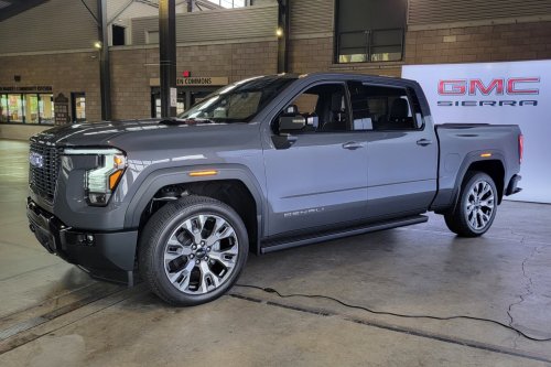 2027 GMC Sierra Denali Ultimate vs AT4X: GM’s Highest-Level Luxury Trucks Got Even Nicer