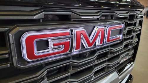 2027 GMC Sierra Denali Ultimate vs AT4X: GM’s Highest-Level Luxury Trucks Got Even Nicer