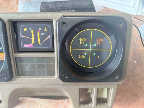 This Is How You Do It: Retrofitting an Old 4×4 With OEM+ Digital Gauges