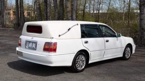 Toyota, Toyota Crown, Let’s Hope This 1JZ-Powered Toyota Crown Hearse Has Tie-Downs for the Casket Because I Want the Driver to Whip It Into the Graveside