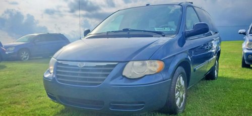 Meet the Guy Who Owns Every 2007 Chrysler Model in the Same Shade of Blue