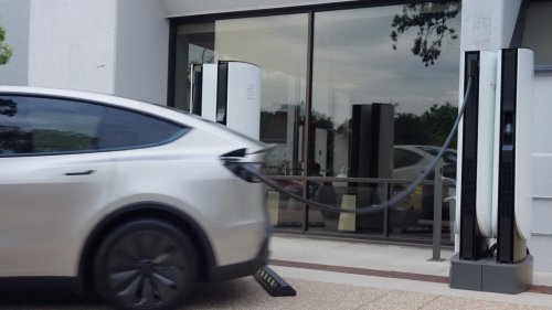 Tesla Adds Emergency Feature So You Can Drive Away From Supercharger Without Unplugging