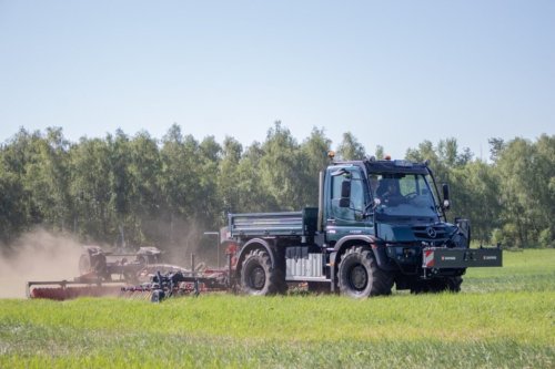 Mercedes-Benz, Große Resonanz bei den gemeinsamen Grünlandfeldtagen von Mercedes-Benz Special Trucks, Henne Nutzfahrzeuge und Saphir
