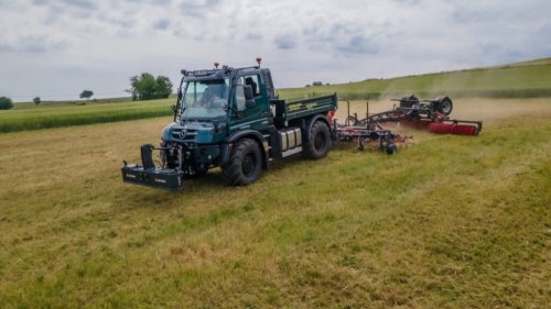Mercedes-Benz, Große Resonanz bei den gemeinsamen Grünlandfeldtagen von Mercedes-Benz Special Trucks, Henne Nutzfahrzeuge und Saphir