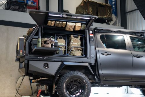 Toyota, Toyota Hilux, Maxfort Ubah Toyota Hilux Jadi Kendaraan Taktis