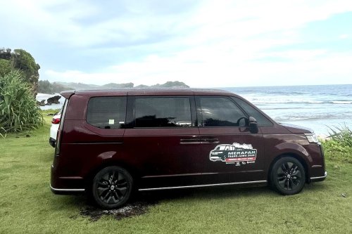 Jelajah Pantai Eksotik di Selatan Jawa Pakai Honda Step WGN