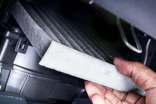 Tips Aman Ganti Filter AC Mobil di Rumah