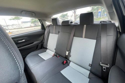 Komparasi Toyota Vios Hybrid dan Honda City Sedan Sensing