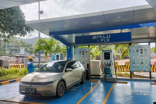 Daftar SPKLU di Tol Trans Jawa Saat Libur Nataru
