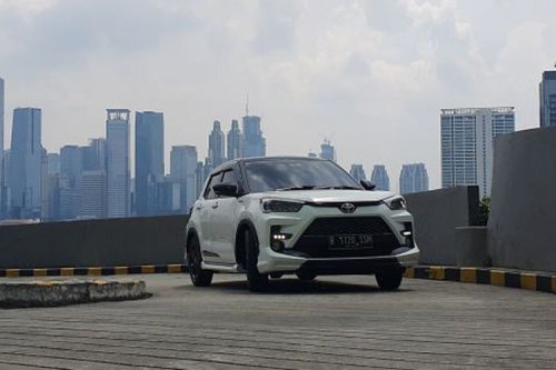 Cara Mencegah Mobil Matik Mundur Saat di Tanjakan