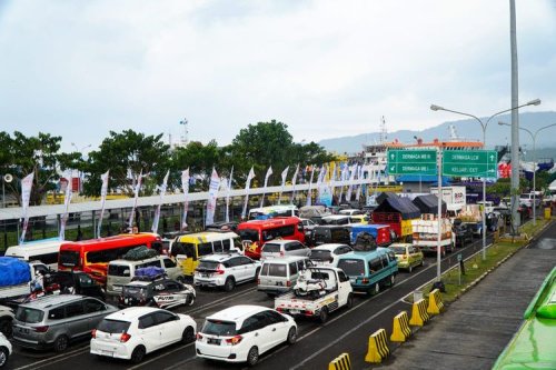 Puncak Arus Mudik Lebaran 2026 Terjadi Hari Ini