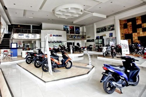 Suzuki , Meski Ada Demo, Layanan Diler dan Bengkel Suzuki Tetap Berjalan Normal