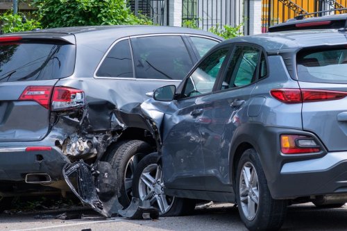 Tak Sengaja Tabrak Mobil Orang, Asuransi TPL Bisa Bayar Ganti Rugi