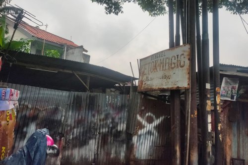 Kenapa Pintu Pagar Bengkel Ketok Magic Selalu Ditutup?