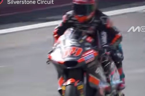 Blunder Fatal Manu Gonzalez di Moto2 Inggris, Selebrasi Terlalu Dini