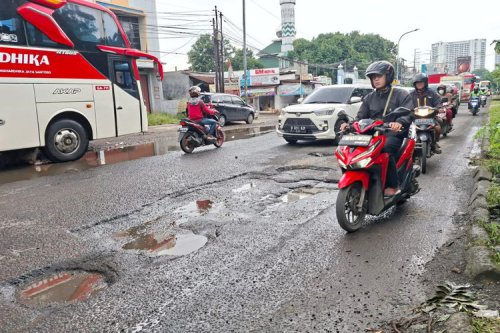Musim Hujan Bikin Jalan Berlubang, Pemprov DKI Siapkan Perbaikan Jalan