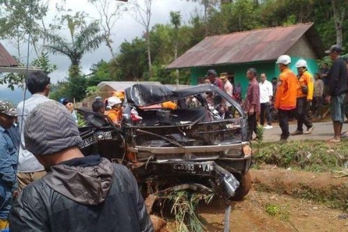 Ironi Kecelakaan, dari Salah Penanganan sampai Barang Korban Raib