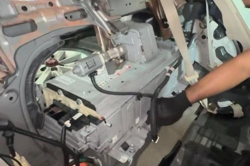 Servis Baterai Mobil Hybrid Masih Mengandalkan Sel Refurbish