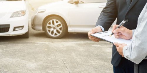 Ferrari Terguling Saat Diangkut Towing, Ditanggung Asuransi?