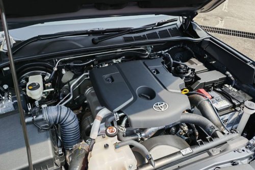Toyota, Toyota Hilux, Toyota Belum Tertarik Hadirkan Hilux PHEV, Ini Alasannya