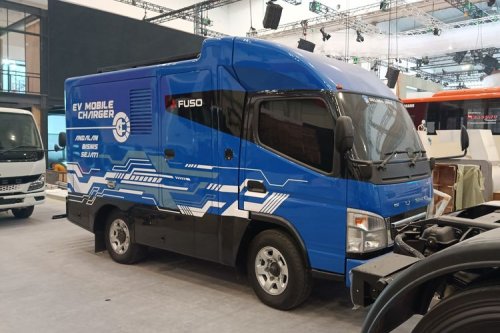 Mitsubishi, Lihat Truk Baru Mitsubishi Fuso di GIIAS 2025, Fighter X FM65 Tractor