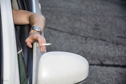 Sanksi Merokok Saat Berkendara Dinilai Kurang Efektif, Pencabutan SIM Bisa Dipertimbangkan