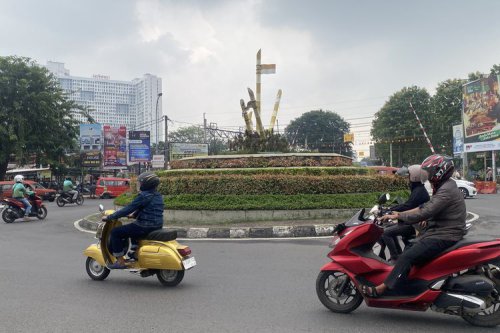 Masih Banyak yang Salah, Ini Aturan Prioritas di Bundaran Jalan