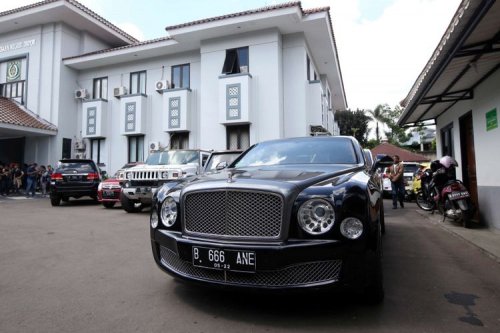 Ferrari, Lamborghini, Koleksi Mobil Mewah Hotman Paris, dari Ferrari hingga Lamborghini