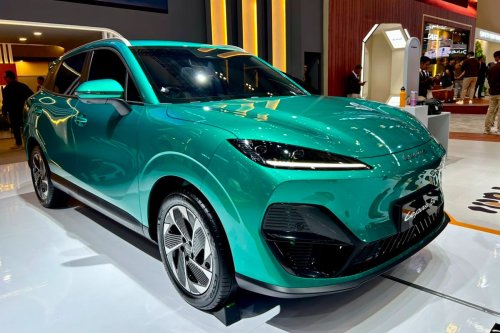 Lepas Jamin Baterai L8 PHEV dan E4 EV hingga 8 Tahun atau 160.000 Km